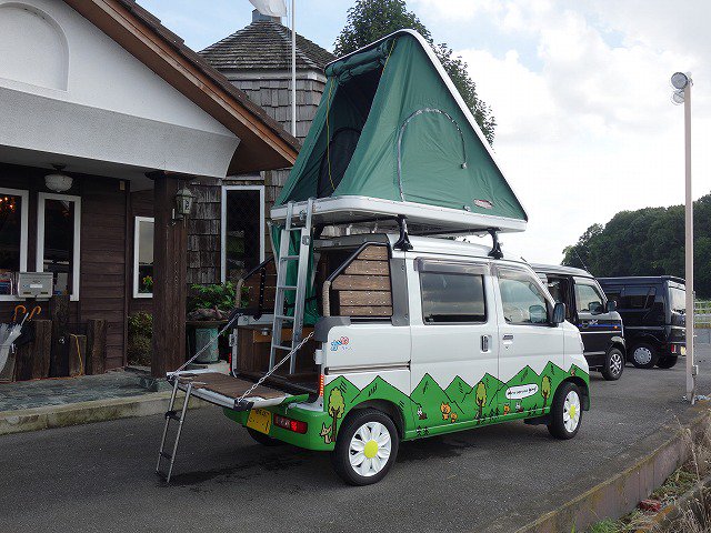 軽キャンパー ドリームミニ No Twitter かるキャン デッキクルーザーを販売中 ダイハツ ハイゼットデッキバンの可愛い軽キャンパーです ルーフテント等装備も満載 H25年で走行は19千km 車検もh29年4月迄残っています 価格は245万円 中古車物件ほぼゼロの超希少車