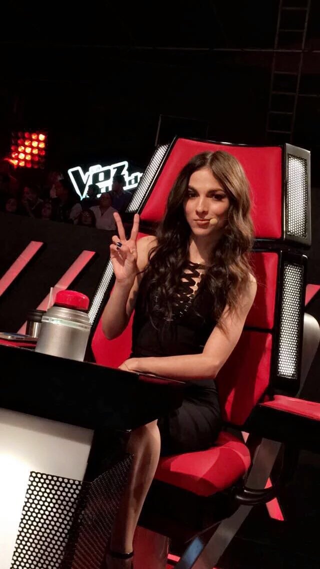Team_PatyCantu's tweet photo. Dale like si crees que @PatyCantu es la #MejorJuradoDeRealityDel2016 @mejorTV_ecu_mex #LoMejorDel2016 #LVEc ✌🔥❤ https://t.co/TSnY1NuuO3 https://t.co/NT2r3uvKO6