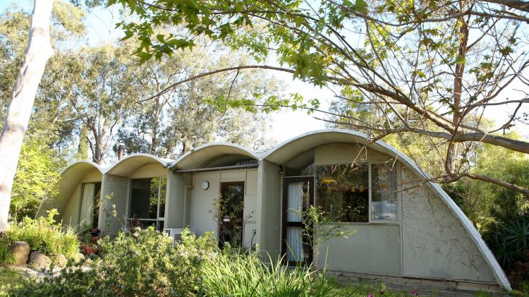 Eltham’s one of a kind Kevin Borland-designed Rice House for sale domain.com.au/news/elthams-o… #midcentury