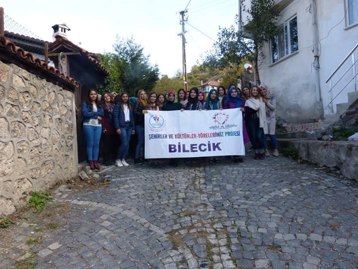 #ŞehirlerveKültürlerYörelerimiz Projesi ile gençlerimiz Göynük'ün tarihi ve kültürel yerlerini gezerek yakından tanıma fırsatı buldular.