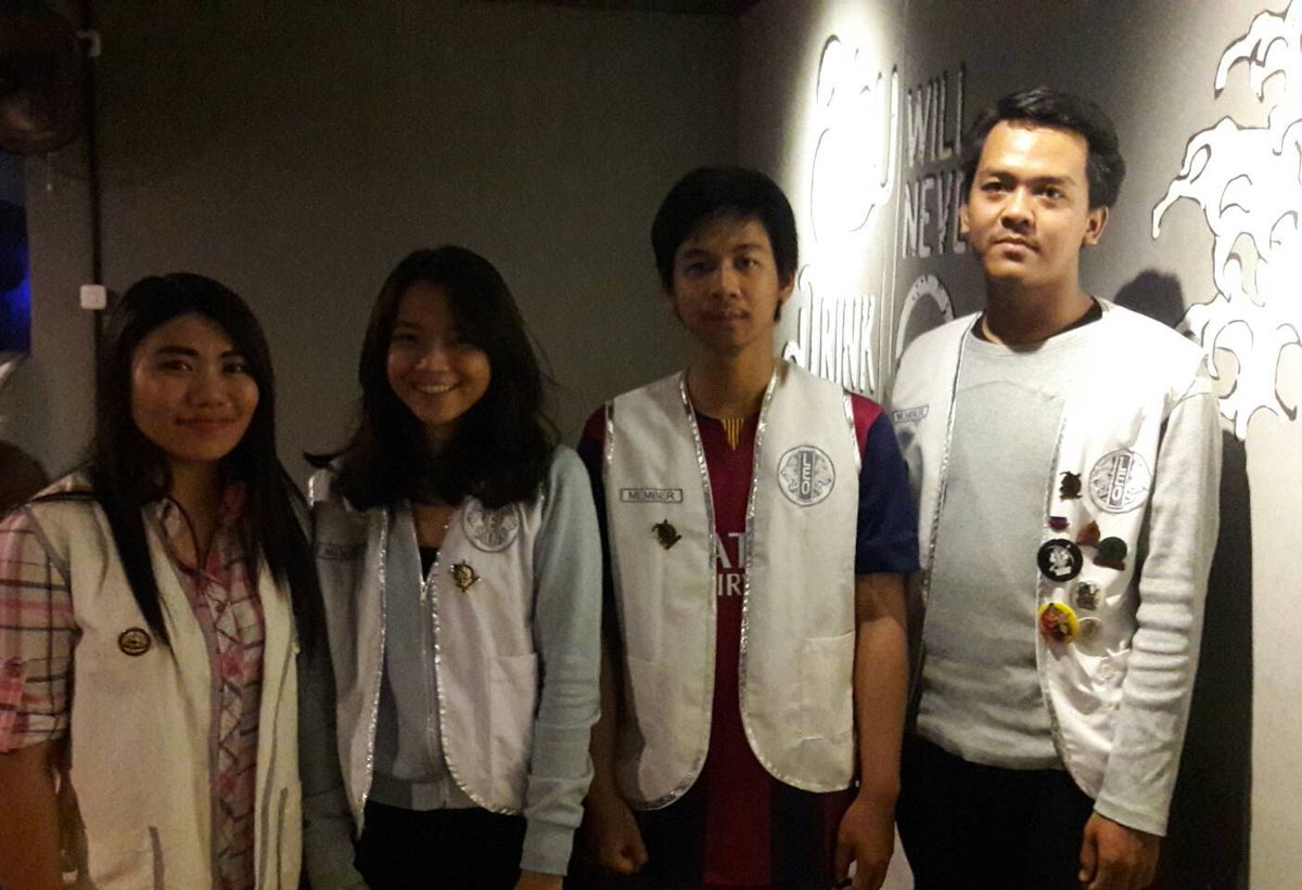LeCMArrow's tweet photo. We will introduce our new members, they're Sarah and Rizky Ian, yeayy😄. Welcome to Leo Club Malang Arrow!🎉 https://t.co/iVz93iq5xS