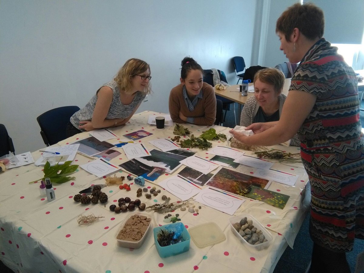 SensoryTrust's tweet photo. Great session this morning @DeptfordLounge. Carers learning how to use nature &amp; outdoors to help caring for people with #dementia https://t.co/6ncImUDnz5