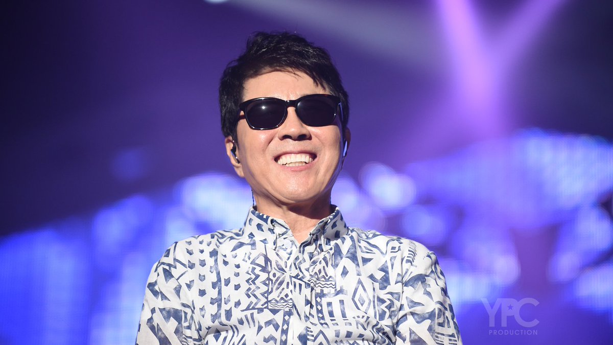 pilysr1's tweet photo. #조용필콘서트 #조용필
16.10.15일 울산콘서트.
조용필님은 젊은 청년 맞습니다 맞고요..^^
심장이 바운스 바운스 두근데 ~~ https://t.co/ojOoiTWpVY