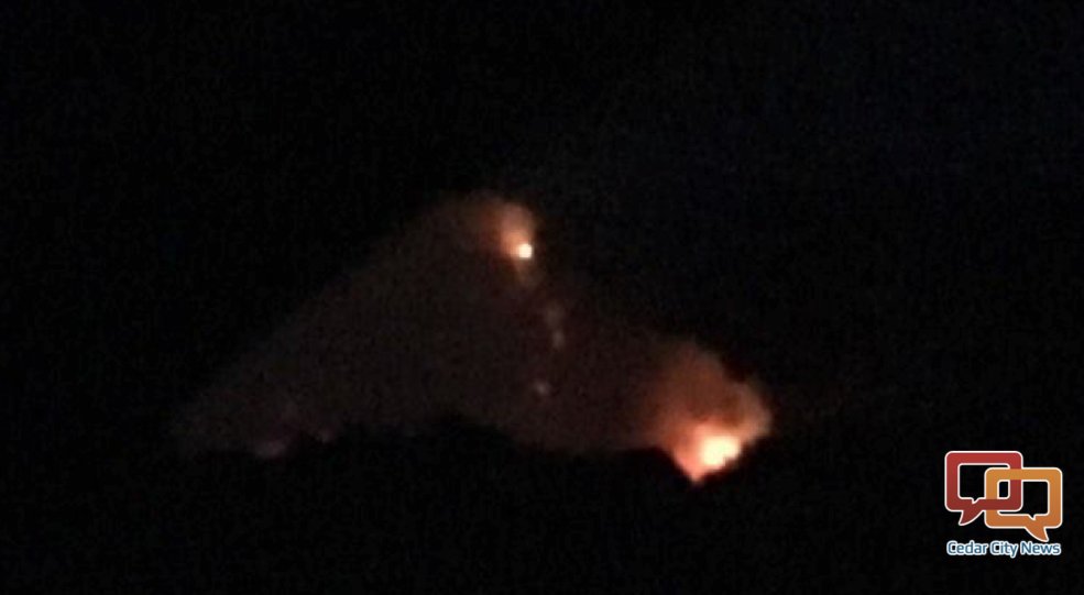 STGnews's tweet photo. News LIVE: #HicksCreek Fire erupts on Cedar Mountain
#StGeorge #SoUtah #CedarCityFire
https://t.co/HCbKT8xeK3 https://t.co/yz1YA0k2Xh
