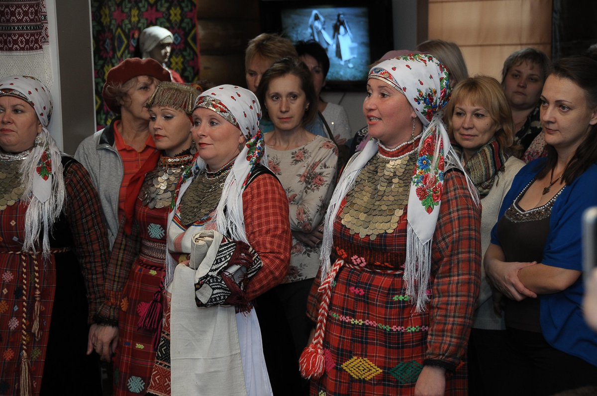 Ludorvay2015's tweet photo. В Архитектурно-этнографиче��ком музее-заповеднике «Лудорвай» состоялось открытие международной выставки «Мелодия жизни»-«Улонлэн крезьгурез» https://t.co/kuzlpmBqN6