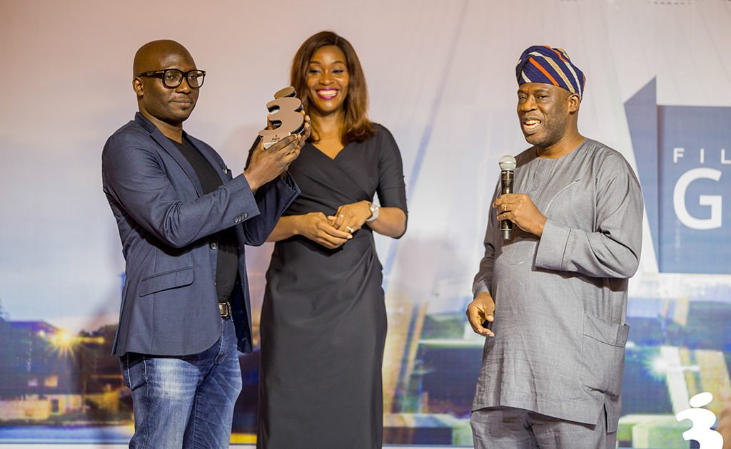 3INVEST's tweet photo. #REU2016 inspiring moments:Founder of NLE, Kunle Adeyemi was honoured with the "Hero Award" for designing the Makoko Floating School. https://t.co/bbzczhdV14