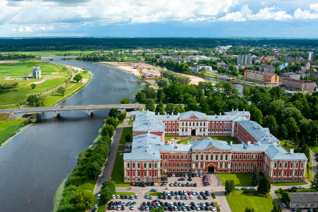 Jauna iniciatīva NOTEIKSIM JELGAVAS PILIJ AIZSARDZĪBAS ZONU! Sargāsim skaisto! Paraksties un dalies ar iniciatīvu: manabalss.lv/i/1084