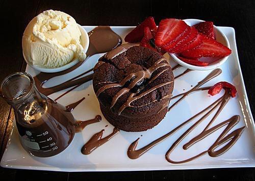 My kind of dessert 🍓🍫🙌
