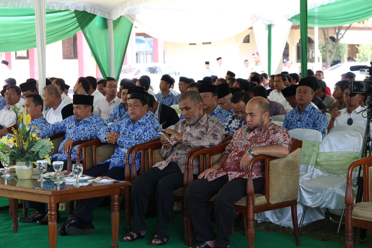 uin_salatiga's tweet photo. @lukmansaifuddin @ganjarpranowo @jateng persmian masjid At Thayar Kampus 2 @iain_salatiga brsm Atase Agama Kedubes Saudi Arabia https://t.co/Bl0Y9R2bYg