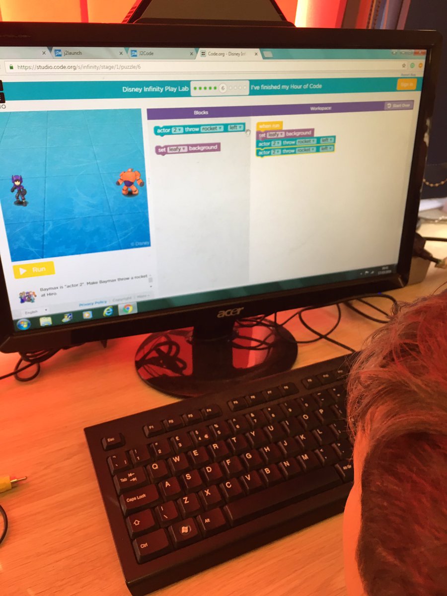 ysgolyddraig's tweet image. #caerdydd using @codeorg and visual code on @j2easy_com @CensoHWB #codeweek2016 @codeweekUK