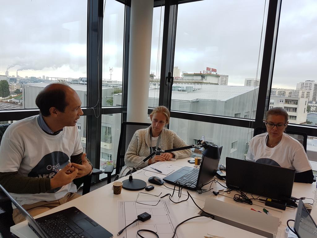AurelieSutter's tweet photo. Ça bosse dur ! 1er jour de sprint :) #OpenSprint #innovation @BlueLink_Group @BrainsWatt https://t.co/A3SmELIg5s
