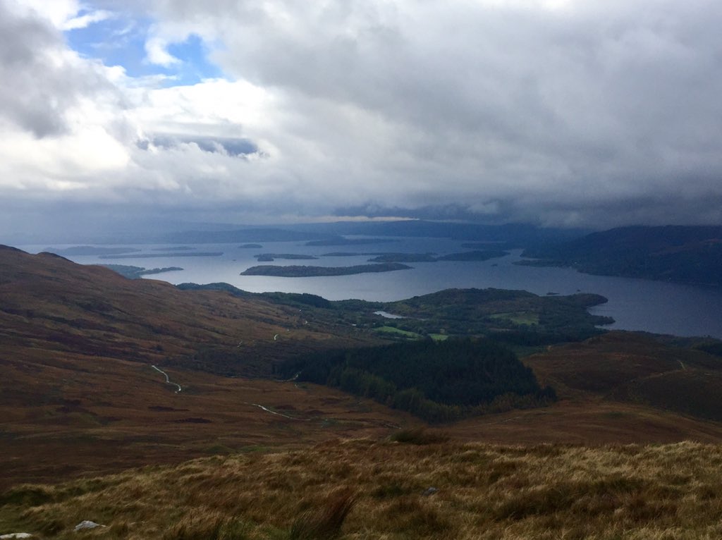 BruceRussell16's tweet image. Balmaha to Rowerdenan in ☀️then Ben Lomond in lashing ☔️️ . Thankfully it cleared for last 30 mins. #whw