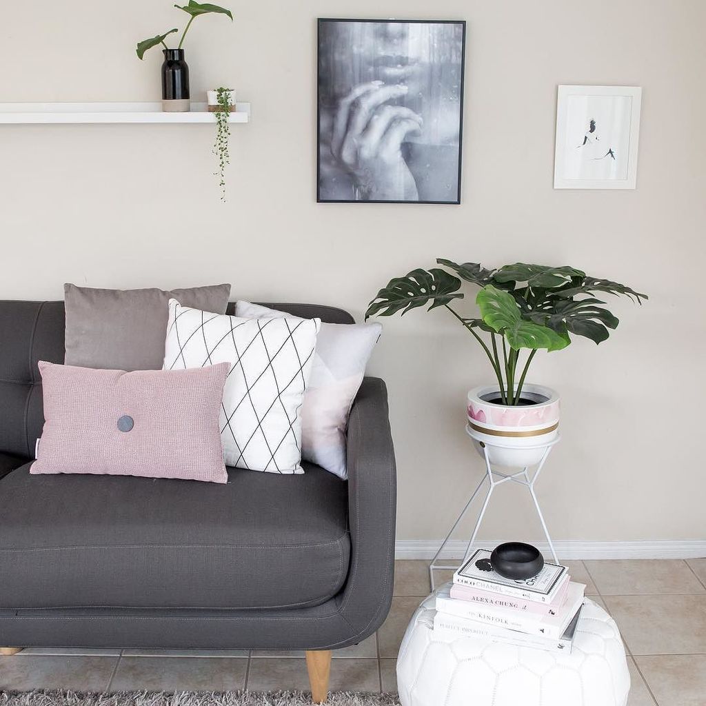whitefoxstyling's tweet photo. Grey, white and blush. My favourite! What's your favourite interiors colour combo? #whitefoxstyling #interior #inte… https://t.co/RFxn6PQQuM