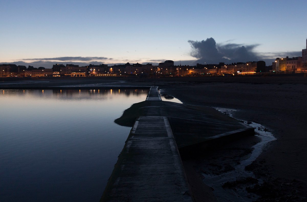 JimmyandHannah's tweet photo. Early morning research for our next project. #Margate #Dawn https://t.co/t2V4bCKMHQ