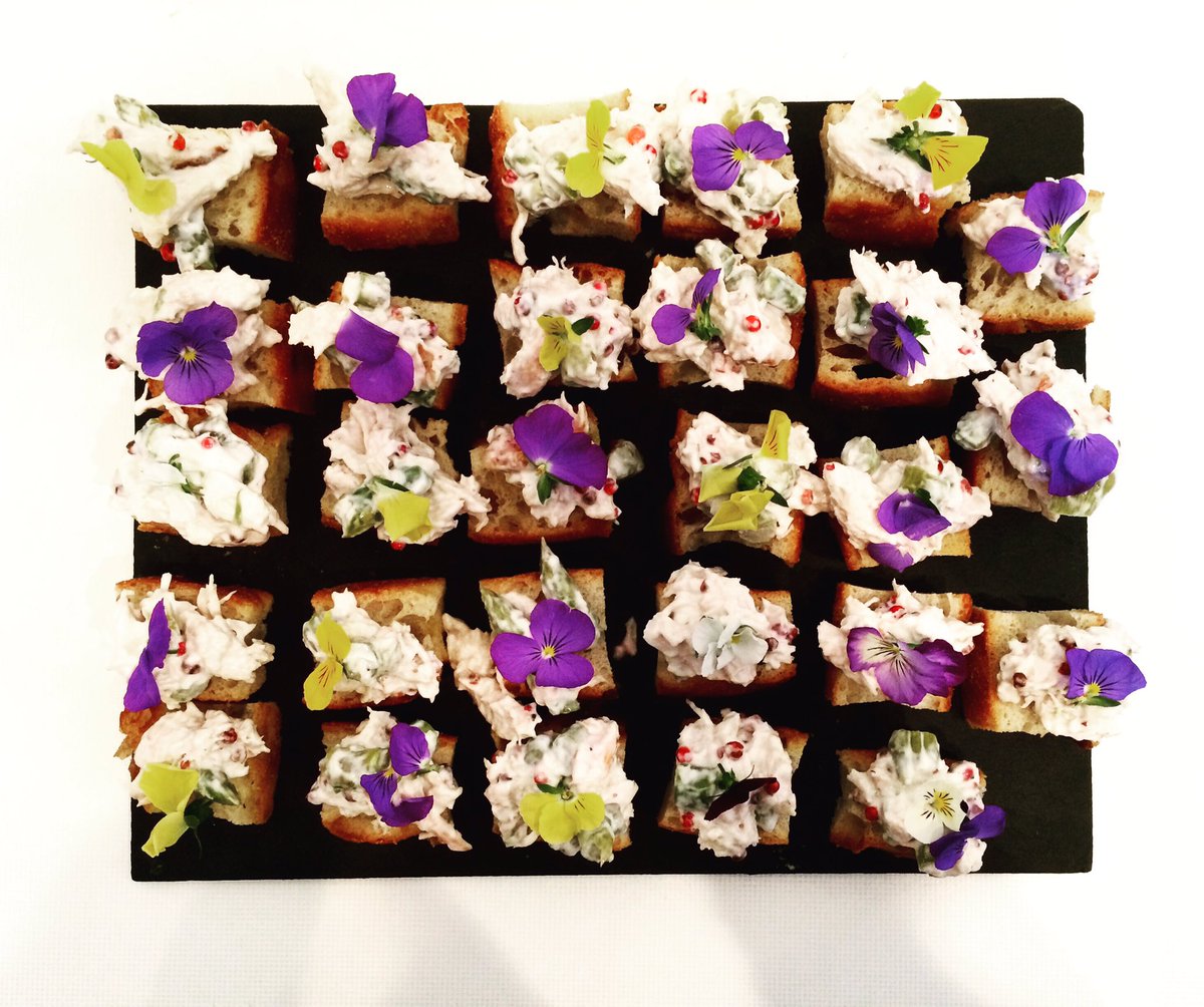 no8catering's tweet photo. Whether you're veggie, vegan, meat eater, gluten or dairy free, we cater for everyone! #canapés #privatedining #weddingcaterers no8catering https://t.co/5MACjCIbqe