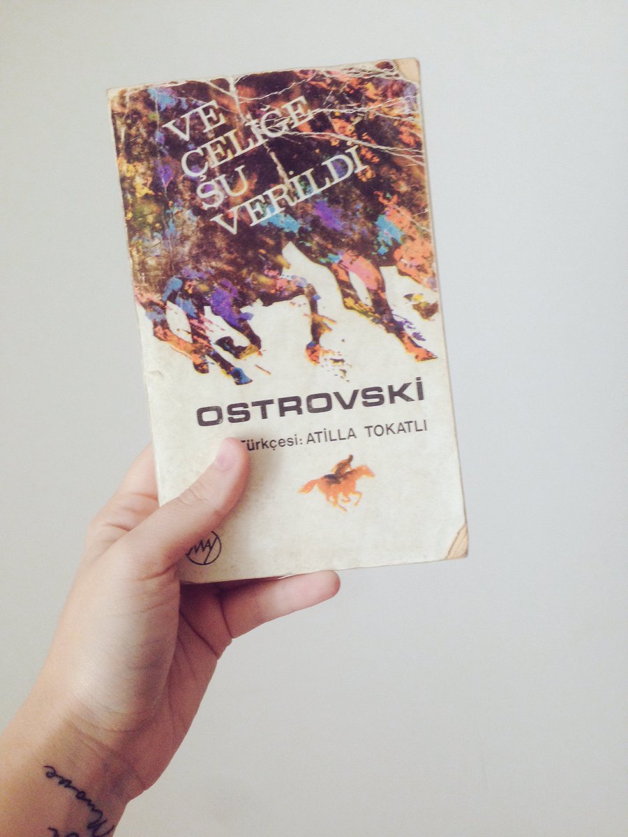 harika bir kitap, ateşteyim klibindeki performansından sonra Çelik'e su verilmesini anlatıyor. İzel Çelik Ercan'daki evet.