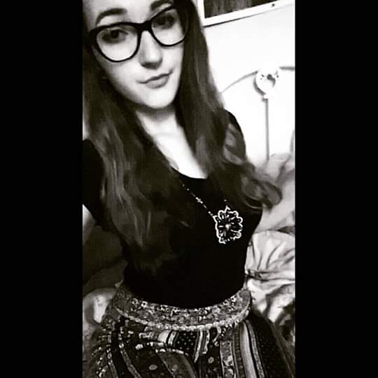 ashleyjsharp's tweet image. 👻 snapchat saw it first