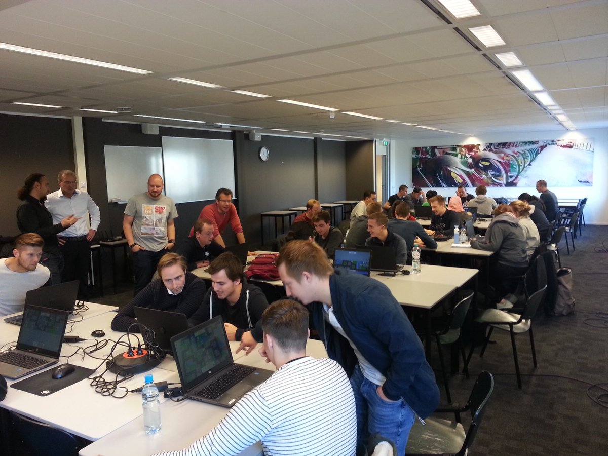 Vrijdag 14 oktober heeft Atlantis Games een speelsessie gedaan met studenten van SLM te Breda. atlantisgames.nl/doc4ct-speelse…
