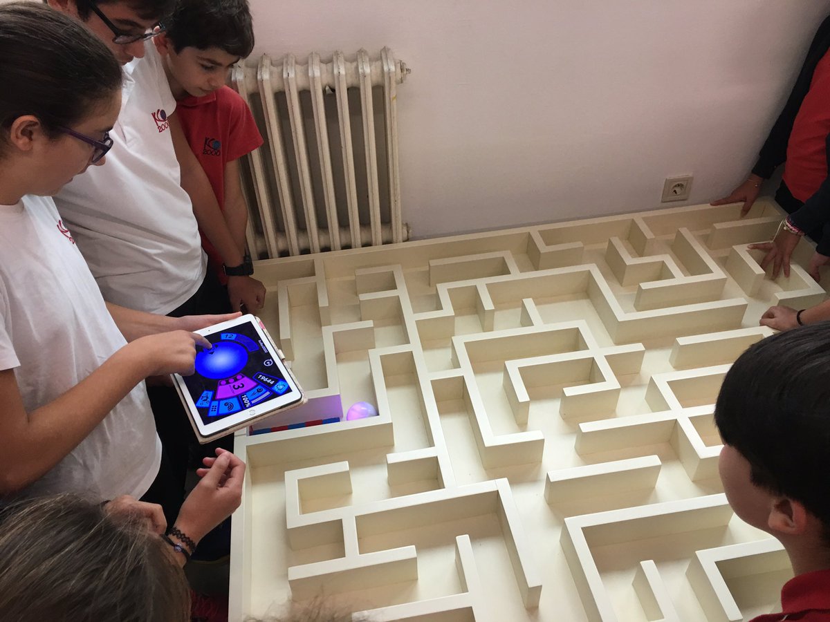 ozgeceegitim's tweet image. kod haftasi etkinliklerimiz basladi 👍🏻☺️#coding #codeweek2016 #sphero  @kultur2000kolej @codeweekUK