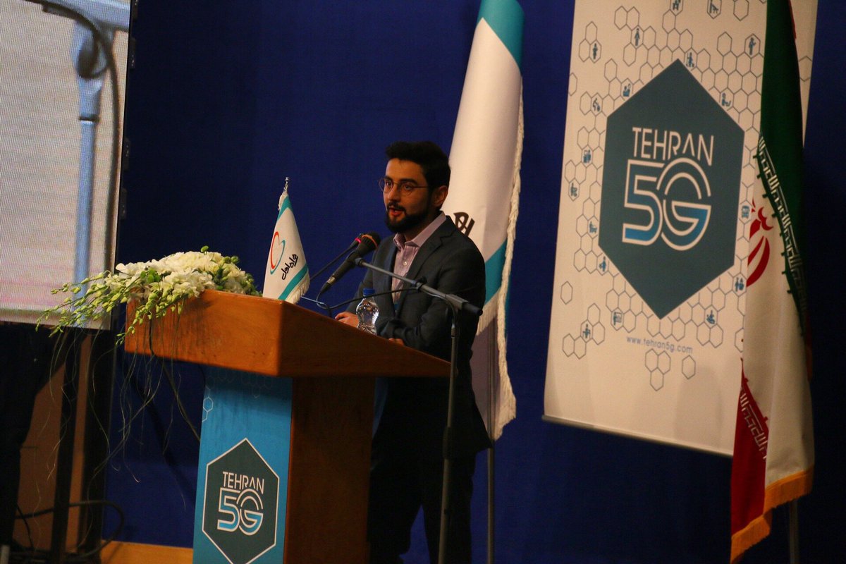 Tehran5G's tweet photo. دكتر شهيدي:
همايش دوم سال ٢٠١٧ و در ٢بخش برگزار خواهد شد.
همچنين كنفرانس دوم شامل كارگاه، نمايشگاه، و بخش مقاله نويسي است.

#Tehran5G https://t.co/3czEy8UZyq