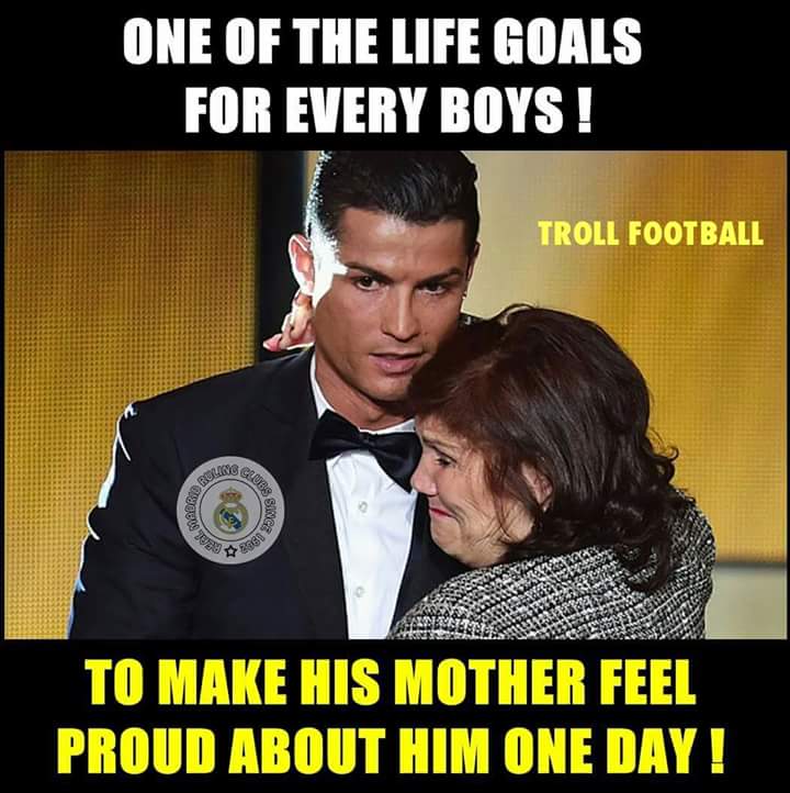 FootyFunz's tweet photo. Life Goals ❤💛💚💙💜💗💓 https://t.co/XG76XwEFmv