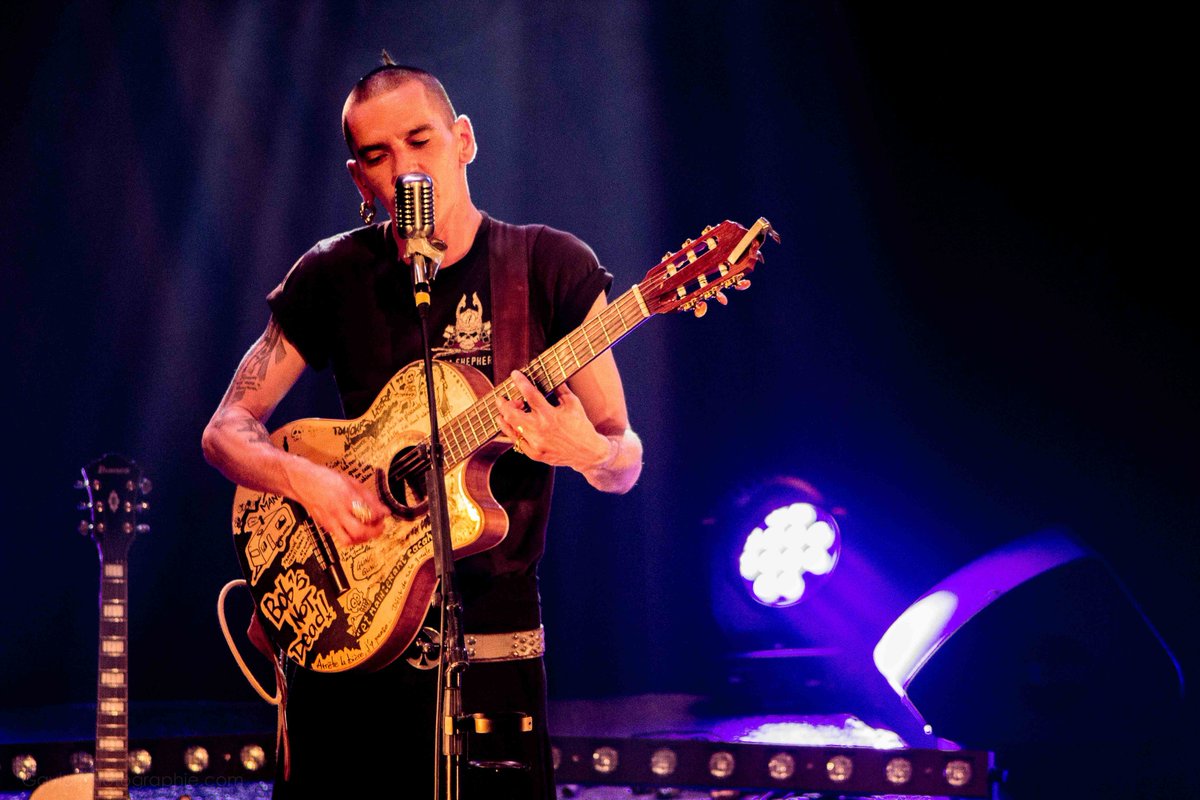 #concert #chanson #festival #AixEnProvence sur #NosEnchanteurs #BobSNotDead <a href="/LikesBerry/">LikesBerry</a> photo #GaylorLebellanger nosenchanteurs.eu/index.php/2016…