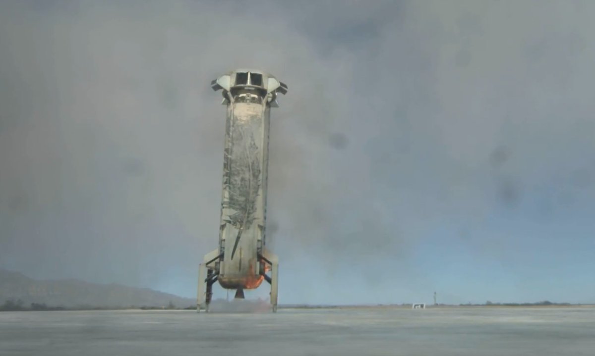 askyouingray's tweet photo. New Shepard in-flight escape test and booster 5th re-landing epic success. https://t.co/cScEZtrhEE