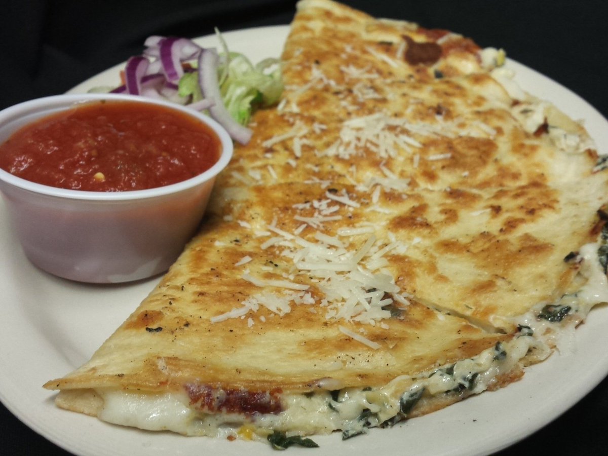 quaffgrill's tweet photo. ***HUMPDAY MAGIC***
Spinach &amp; Artichoke Quesadilla 7.99
--->Steak Night Starts At 4pm<----
#QuaffDelivery 
@QUAFFEN @DJE1979 https://t.co/o64osa5dsl