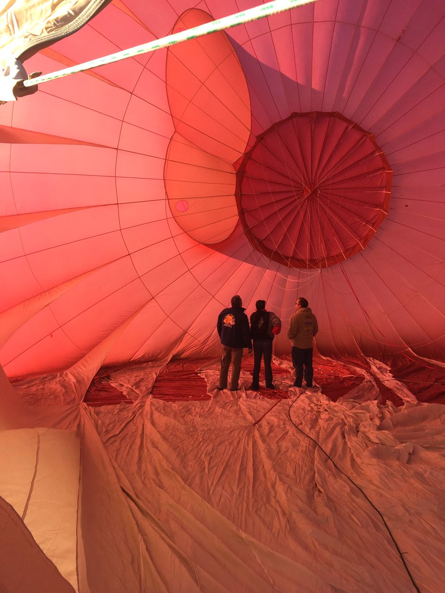mindy_yoga's tweet photo. #abqinternationalballoonfiesta #AngryBirds #crewforaday https://t.co/hvCSTcFg3o