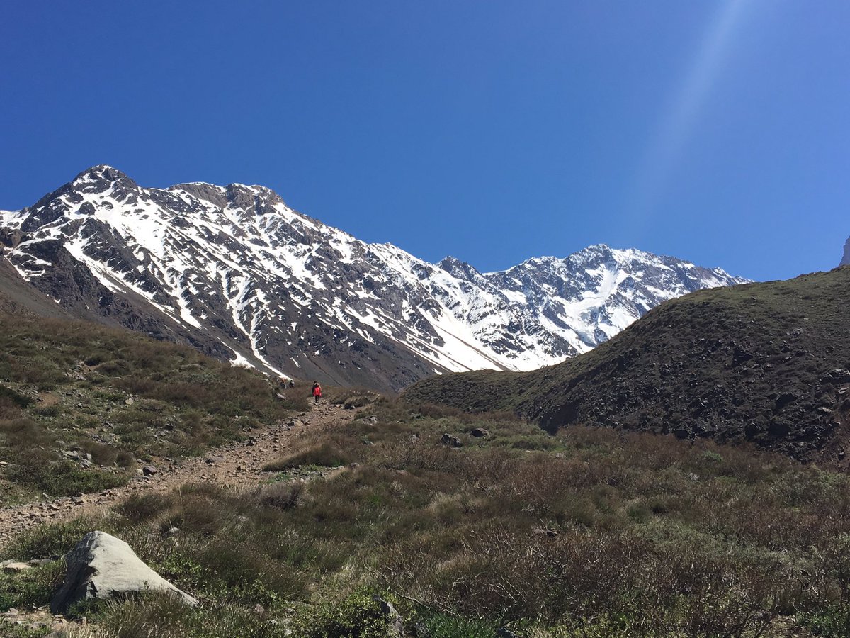 ablespanishcl's tweet photo. #Trekkingday in El Morado #mountain #snow #beautifulspots #exchangestudents #learnspanish #travel An other great activity to visit #chile ! https://t.co/BCbiZ1UptX