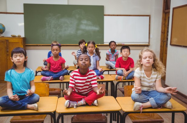 cusm_muhc's tweet photo. #Exercise: Plaidoyer pour davantage de yoga à l’école https://t.co/bMJQ4TCdVe @metromontreal https://t.co/ZHC6eVnNYs