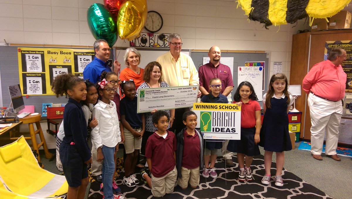 sukaratana_lcss's tweet photo. Congrats to Becky Busby, Bright Ideas winner at FLE! @Supt_LCSS @BeckyBuzzbee4me @alawsonFLE @crocker_lcss https://t.co/0WGP2MpkPW