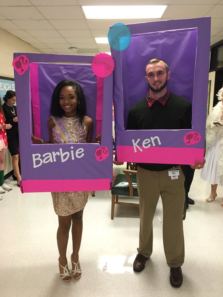 rcsraiders's tweet photo. πͺ & Milk. JFk, Jackie O and Marilyn. Barbie & Ken. LILO & Stitch. Yeah, #PairDay's the BEST! #RCSHomecoming https://t.co/OqeRpB5wgj