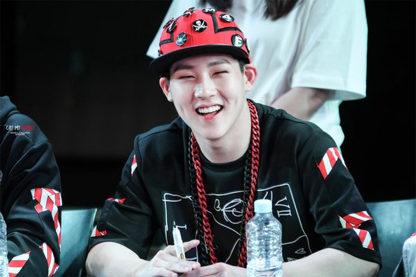Raffipaffy's tweet photo. Ma quale bad Boy è un CUCCIOLO TENERO e dolce come il miele🍯❤🎉🎂
Al nostro jooheonnie sei speciale continua a sorridere ti amo #HBHONEY https://t.co/xWjccr3dXz
