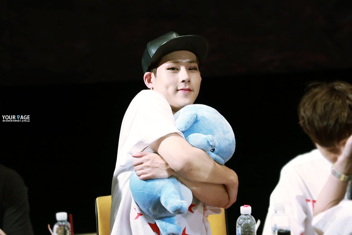 Raffipaffy's tweet photo. Ma quale bad Boy è un CUCCIOLO TENERO e dolce come il miele🍯❤🎉🎂
Al nostro jooheonnie sei speciale continua a sorridere ti amo #HBHONEY https://t.co/xWjccr3dXz