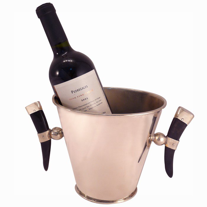 BorrelliMarina's tweet photo. #NewArrivals #Candelabros #Frapera #Jarras #SujetaBotella #Cuencos #Copetineros Faustino Iriani Av. Alem 944 https://t.co/Dv5h7J3kFt