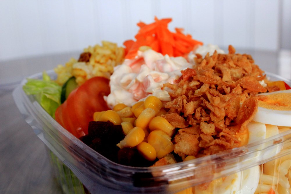 Join us for lunch today - why not build your own salad with what you want, not what someone's chosen for you. So - no onion, no problem!