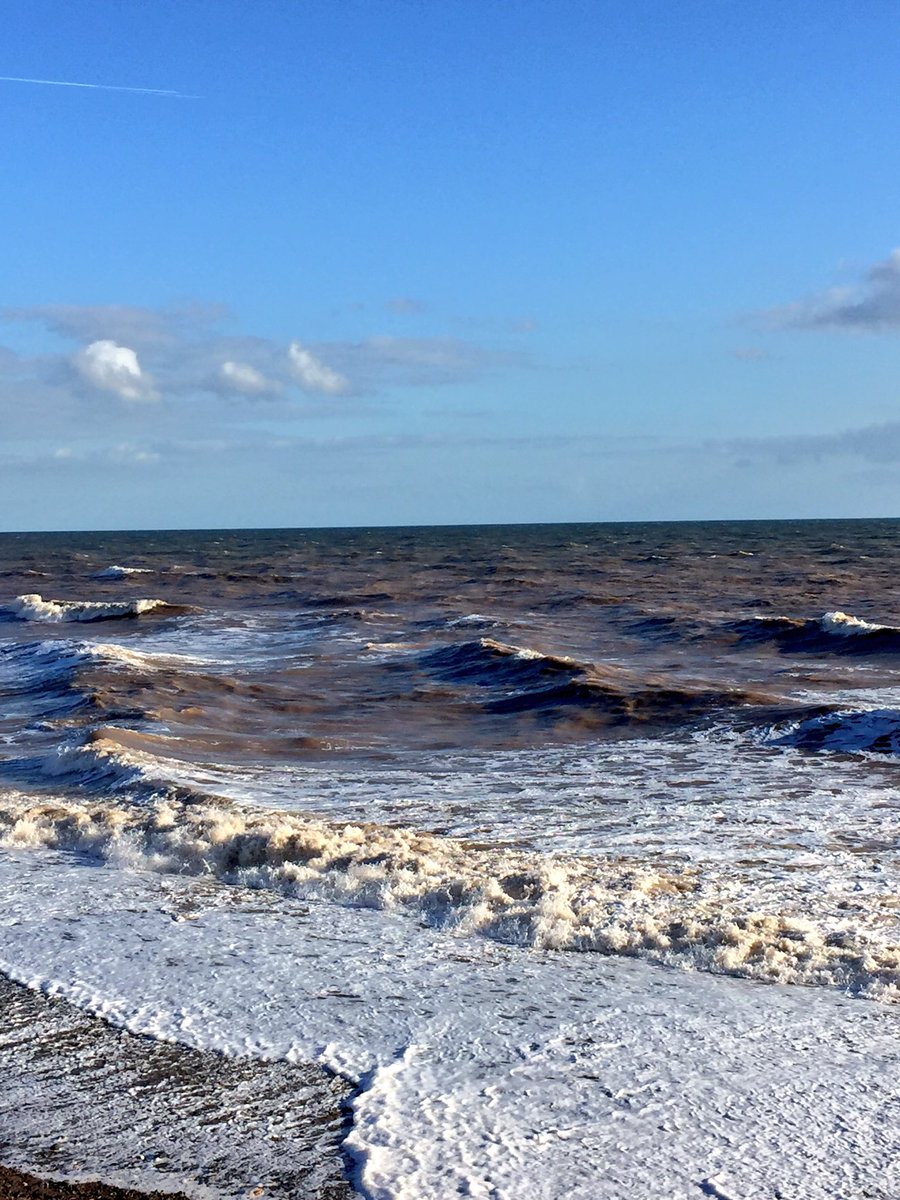Wooltops's tweet photo. Nice day on the east coast! #yorkshre #seaside https://t.co/zsKGzhHQAD