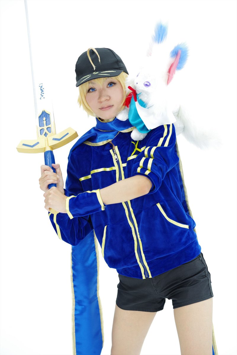 堀江ありす 11 20 21トレファン大阪 En Twitter そういえば ヒロイン Xの衣装ほしいという方いらっしゃいますか パーカー 帽子 アルトリウム付き マフラー2 5m リストバンドのセットになります 素材にこだわった為材料費がそれなりなので 6000円くらいで考えて