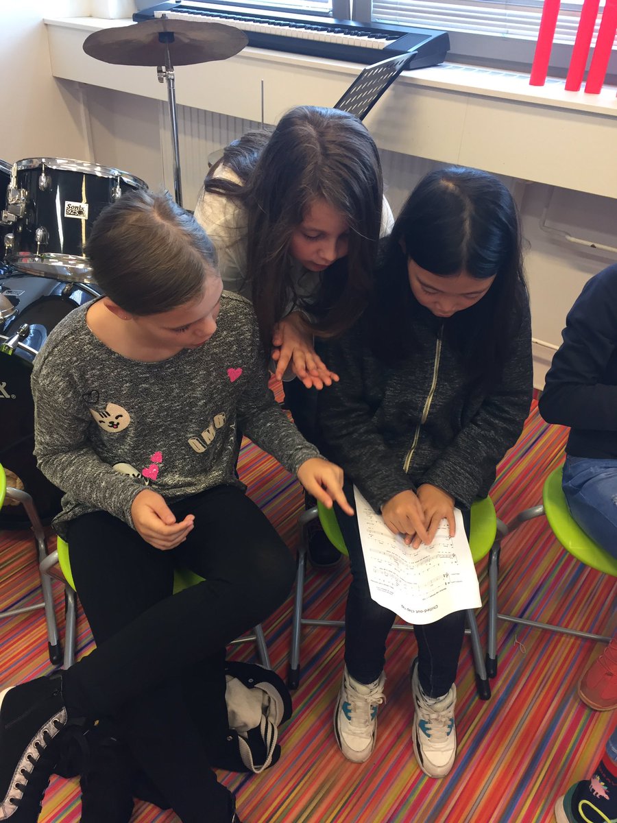 PAatPBIS's tweet image. 'Put your hands together, it's easy to do...' Year 6 practising their rap skills! #PBSlearning @PBSPrimaryK