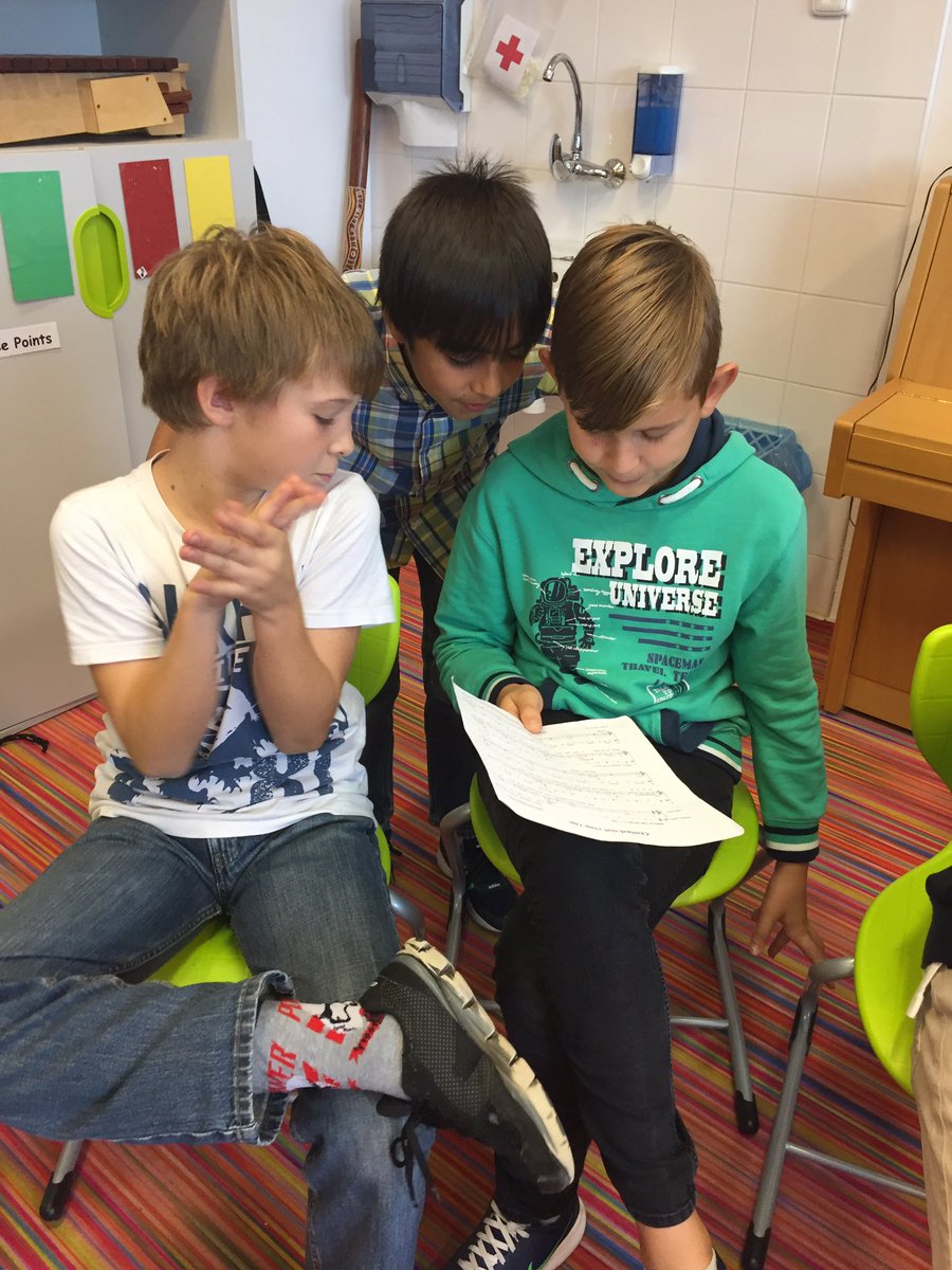 PAatPBIS's tweet image. 'Put your hands together, it's easy to do...' Year 6 practising their rap skills! #PBSlearning @PBSPrimaryK