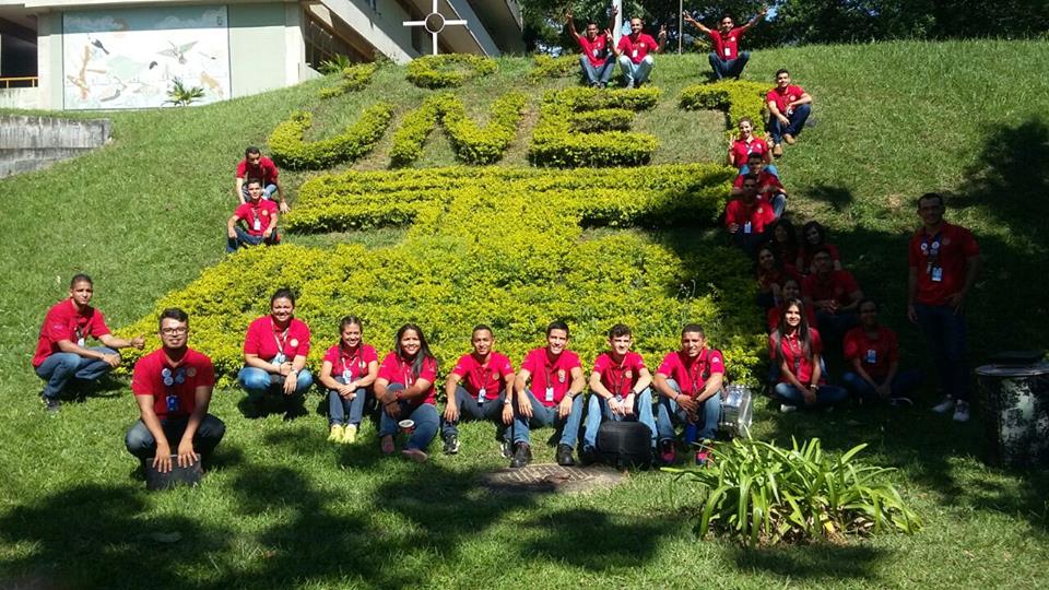 udistasbolivar's tweet photo. Nuestra Delegación de Estudiantes ASODEIIND UDO-Bolívar PRESENTES en #CONEII2016 representado a nuestra universidad en lo más alto #UDOBol https://t.co/wPIoEhxd73