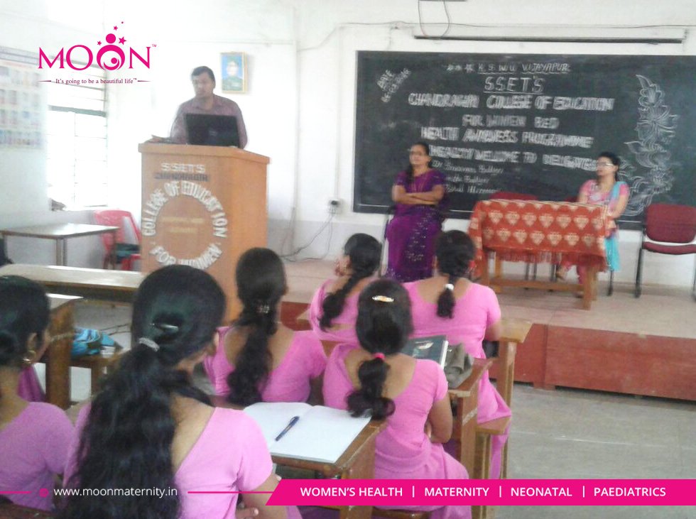 MoonMaternity's tweet photo. Health Talk at Sheikh College

#Healthawareness #Womenhealth

Visit: https://t.co/ZxBwc3GIRH https://t.co/RSY3e3WNxe