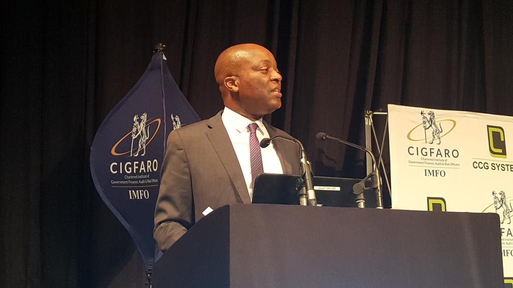 cigfaro_editor's tweet photo. @justicemalala 'What happens to an institution of state if budget overruns are allowed with no action?' #IMFO2016 #CIGFARO https://t.co/JG1kyFRdDO