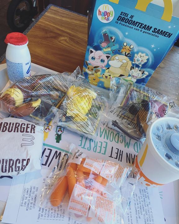 Jeroen026PoGo's tweet photo. McDonalds again because I want to catch them all πβ€οΈ #mcdo #McDonalds #happymeal #pokemon #pokemongo #irlscape #hapβ¦ https://t.co/1lCwWdvHGC