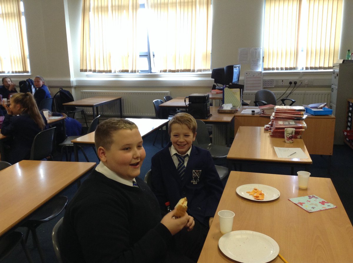 SAHSmodlangs's tweet photo. S1 @StAndrewsHS enjoying their French Lunch at Languages Club. #BonAppetit #EDL2016 https://t.co/zZ6gtAoA0l