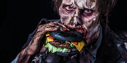 eddiedeclown's tweet photo. #NIEUW tijdens de Halloween Fright Nights: de HFN Burger! Exclusief verkrijgbaar in Club W.A.B.. Inclusief friet: €7,50. https://t.co/vq8z9TwyF1