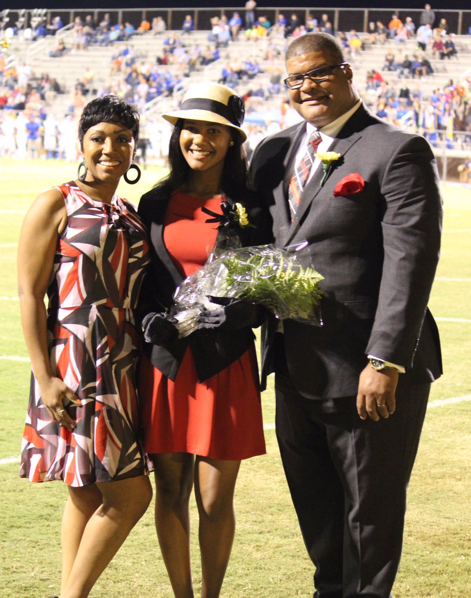 IvyBowens's tweet photo. Soooo happy for our daughter, she was voted Homecoming sophomore class representative for 2016 #hoco2016 https://t.co/fF6U73qKcf