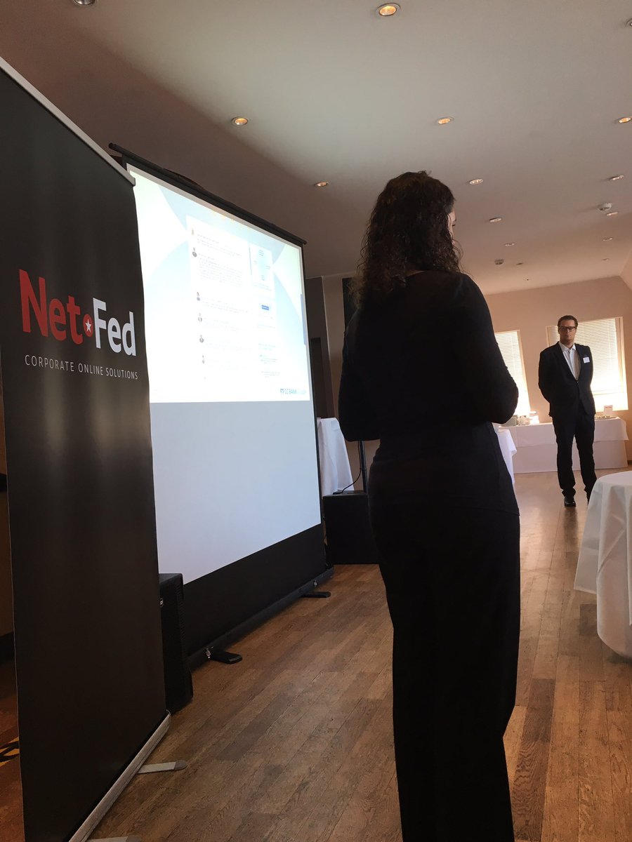 greiten's tweet photo. Aufbau digitale Arbeitgebermarke -Super Vortrag von @KnoblauchKarin @dzbank und @TheMadRitter bei @NetFed #cl16 https://t.co/h3Fb7iPaOL