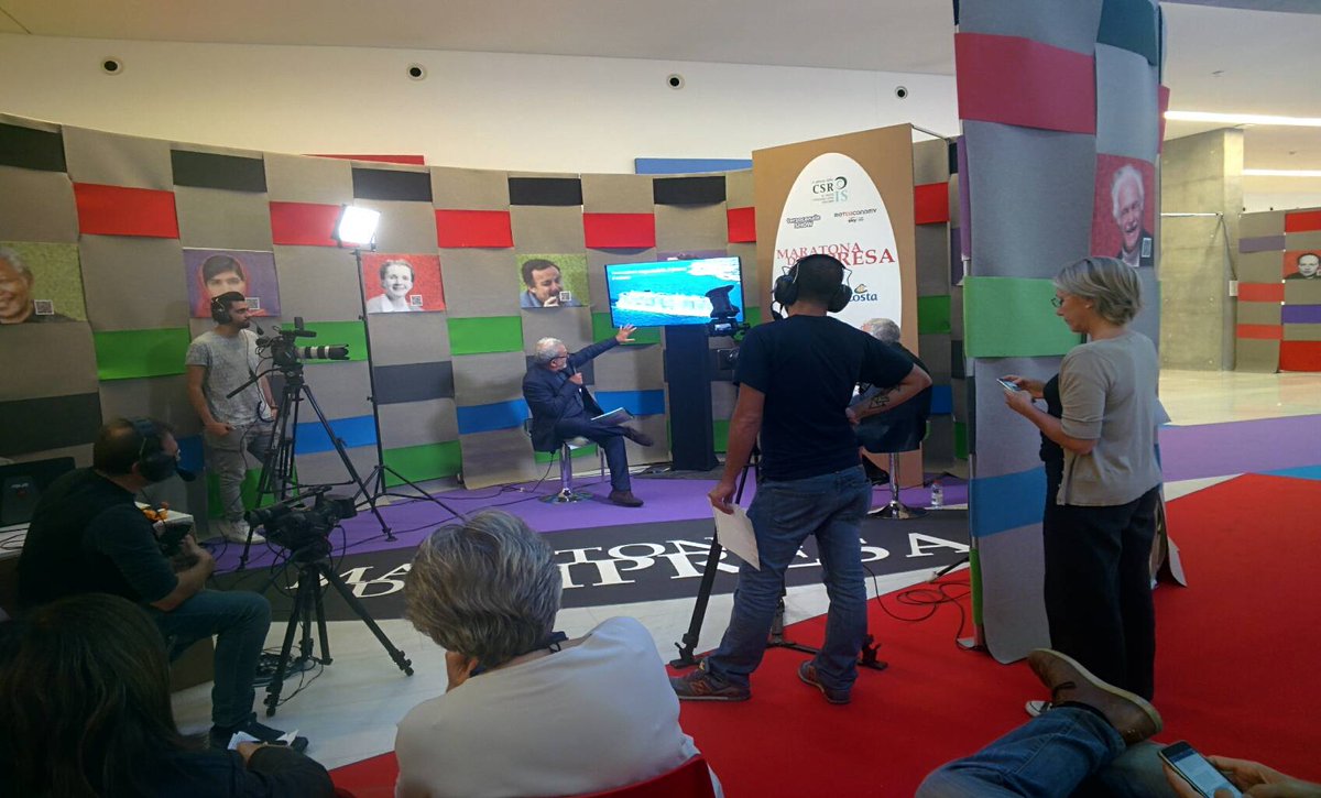 LapsodyGlass's tweet photo. Al Salone #CSRIS16 si discute di Responsabilità Sociale d'Impresa e non solo: scoprilo con i #GoogleGlass di #AlkemyLab https://t.co/vvFyj5hFOO